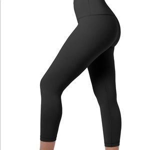 Women’s black Capri leggings